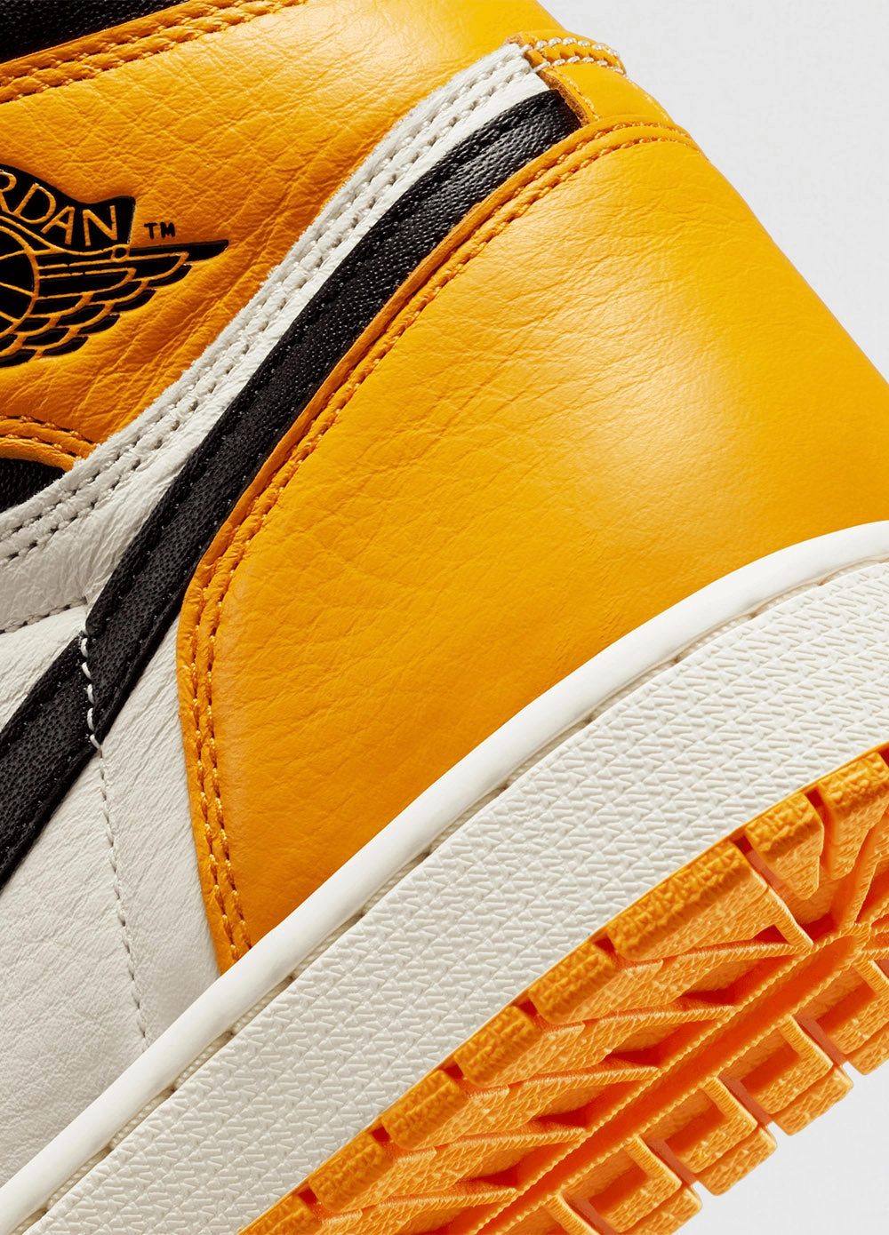 Air Jordan 1 Retro High OG Sneakers