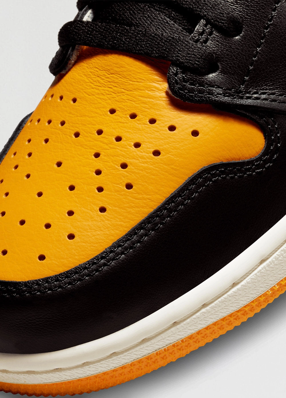 Air Jordan 1 Retro High OG Sneakers
