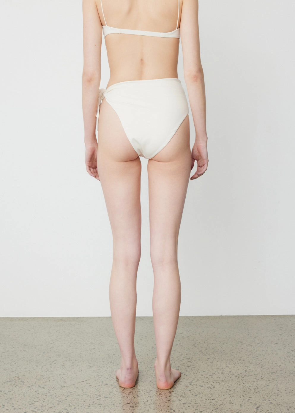 Asymmetrical Tie Bottom