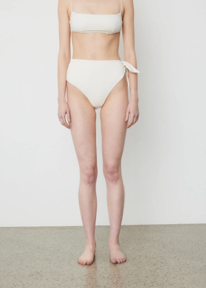 Asymmetrical Tie Bottom