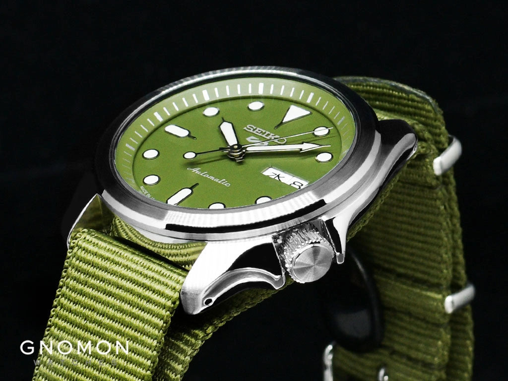 Seiko 5 Sports “Sports Style” Military Green 40 Ref. SBSA055