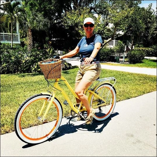 sixthreezero EVRYjourney Women's 26" 7 Speed Steel Step-Through Touring Hybrid Bicycle