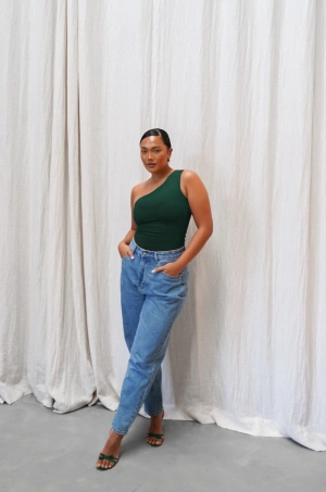 SULLIVAN ONE SHOULDER TOP DEEP GREEN
